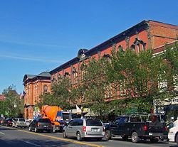 Broadway Historic District (Saratoga Springs, New York) httpsuploadwikimediaorgwikipediacommonsthu