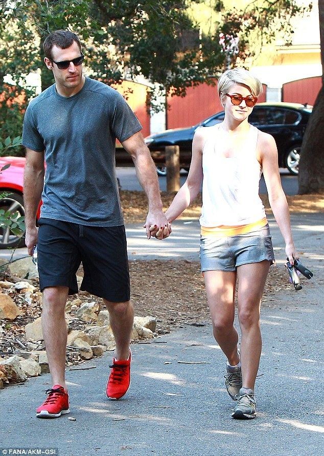 Brooks Laich Julianne Hough holds hands with Canadian hockey hunk