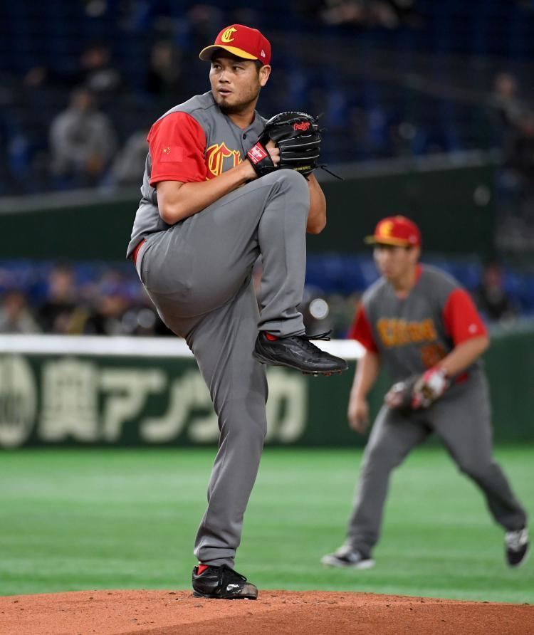 Bruce Chen Bruce Chen pitches for China in WBC wearing ridiculous shoes NY