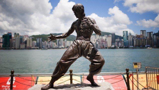 Bruce Lee statue in Hong Kong luther vandross Hong Kong Bruce Lee Statue