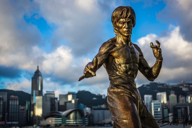 Bruce Lee statue in Hong Kong 120702hongkongbyscottwu0930jpg 55303687 Anatomy in