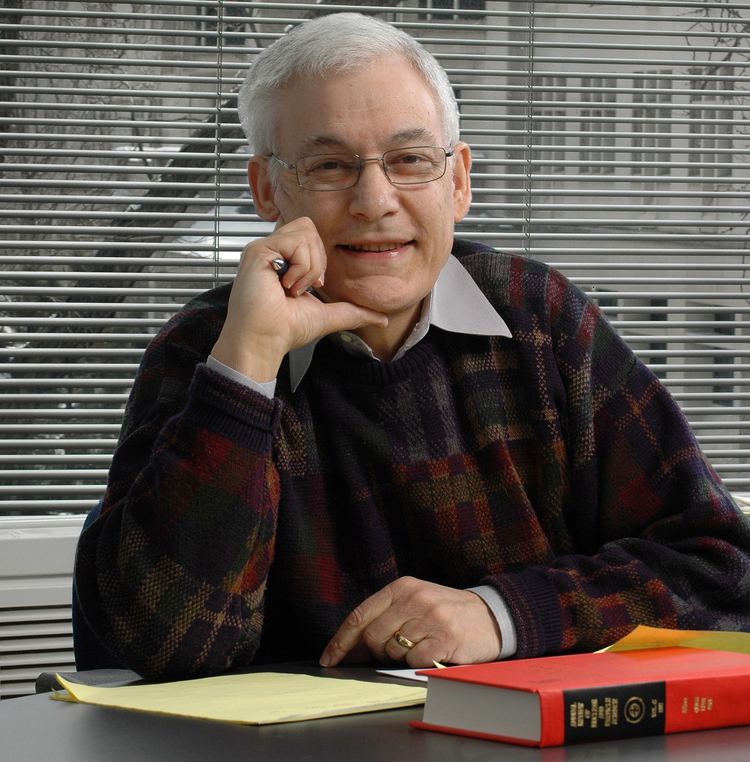 Bruce Winstein Bruce Winstein physicist 19432011 UChicago News