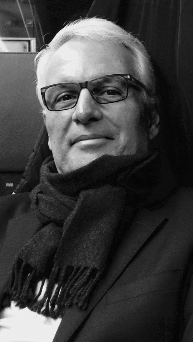 Bruno Giussani httpsuploadwikimediaorgwikipediacommonscc