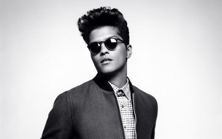 Bruno Mars Charitybuzz You and 3 Guests Will Meet Bruno Mars