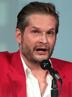 Bryan Fuller httpsuploadwikimediaorgwikipediacommonsthu