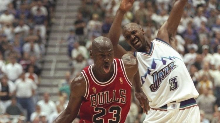 Bryon Russell Michael Jordan versus Bryon Russell Utah Flash Halftime