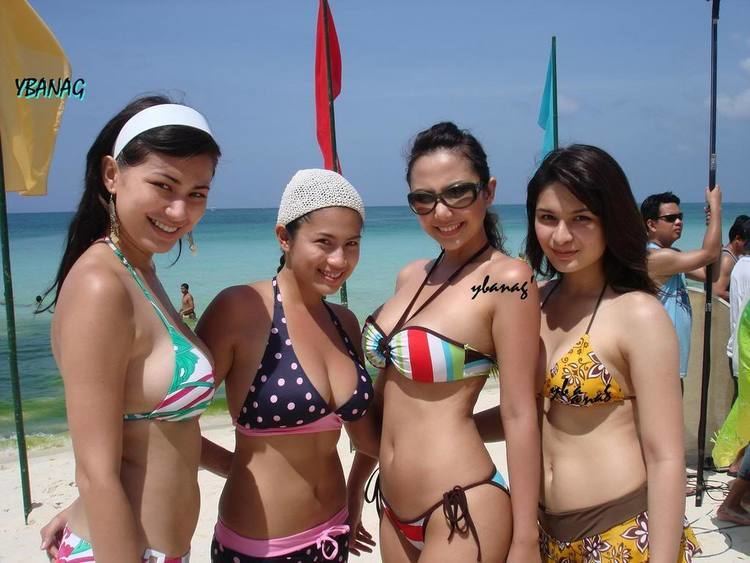Casts of Bubble Gang wearing swimsuits.