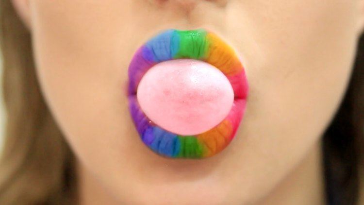 Bubble gum DIY Lipstick Out Of Bubble Gum YouTube