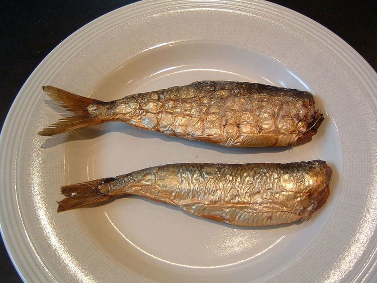 Buckling (fish) httpsuploadwikimediaorgwikipediacommonsthu