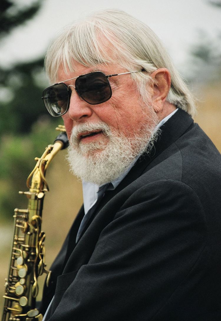 Bud Shank Bud Shank Alto Saxophonist Dies at 82 JazzTimes