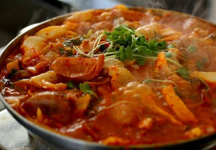 Budae-jjigae Budaejjigae Army Base Stew recipe Maangchicom