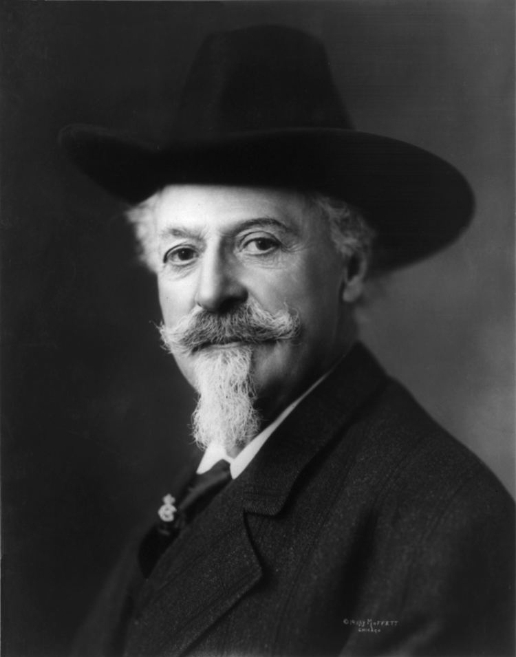 Buffalo Bill httpsuploadwikimediaorgwikipediacommons33