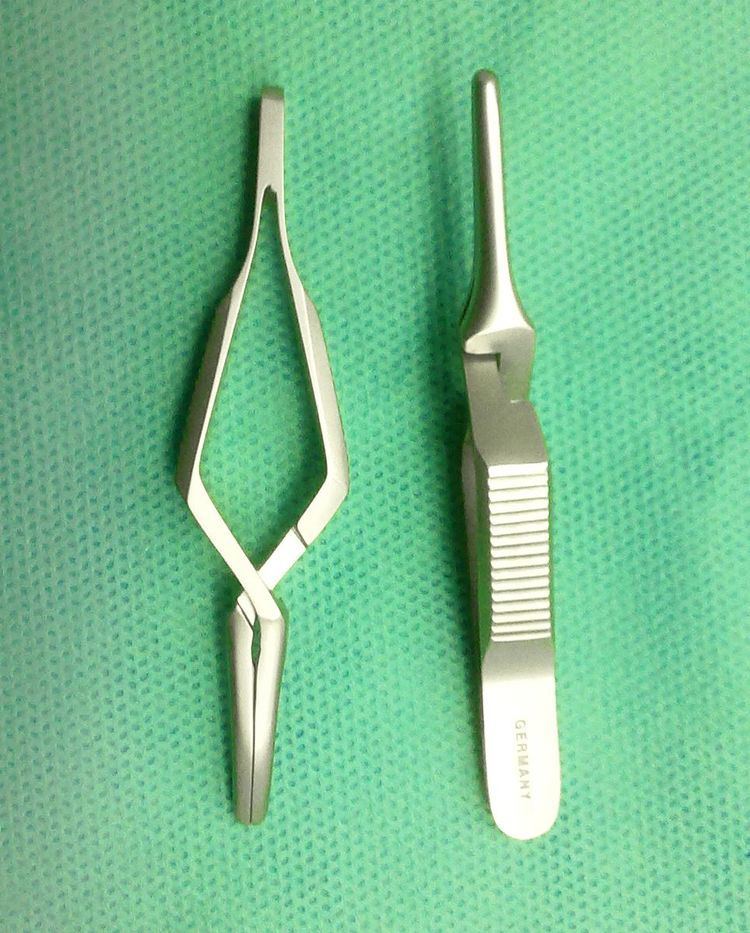 Bulldogs forceps