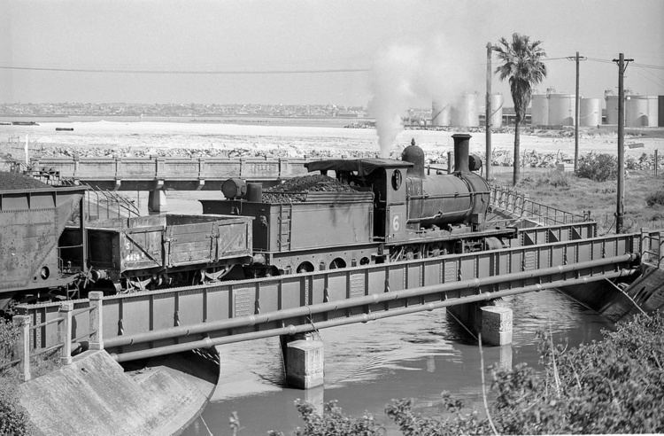 Bunnerong Power Station No 6 is crossing Bunnerong Creek with ash from Bunnerong P Flickr