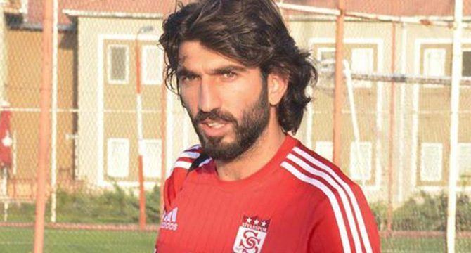 Burhan Eser Burhan Eer39in bileklikleri olay oldu AMK Spor