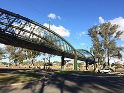 Burnett Bridge httpsuploadwikimediaorgwikipediacommonsthu