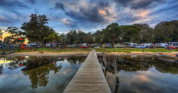 Burrill Lake, New South Wales httpsimagestrvlmediacomhotels100000009630