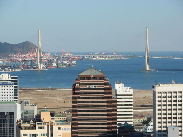 Busan Harbor Bridge httpsuploadwikimediaorgwikipediacommonsthu