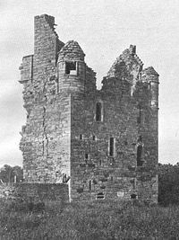 Busbie Castle httpsuploadwikimediaorgwikipediaenthumb3
