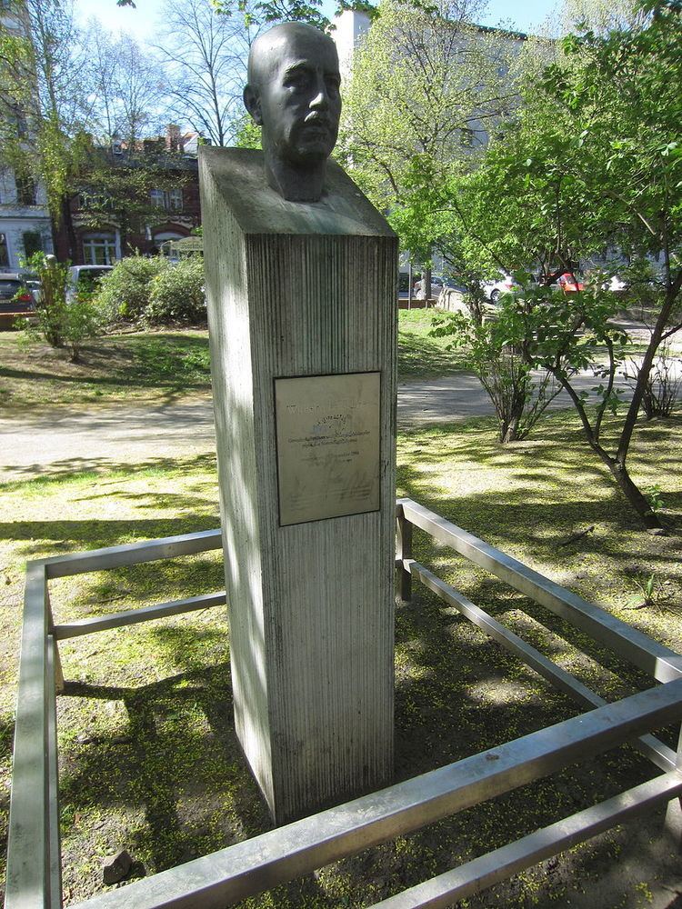 Bust of Wilhelm Leuschner