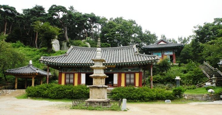 Buyeo Daejosa Temple of Buyeo Mireuk Statue