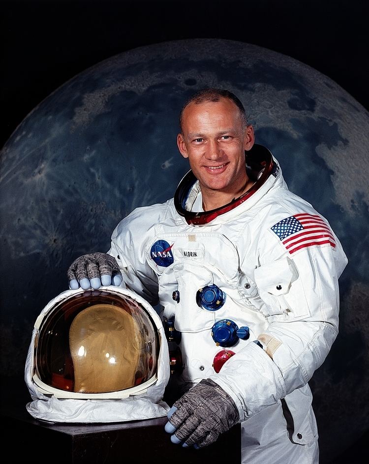 Buzz Aldrin Buzz Aldrin Wikipedia the free encyclopedia