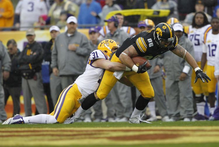 C. J. Fiedorowicz Iowa tight end CJ Fiedorowicz a throwback player gaining