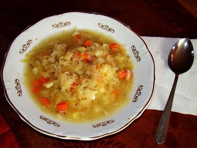 Cabbage soup httpsuploadwikimediaorgwikipediacommonsff