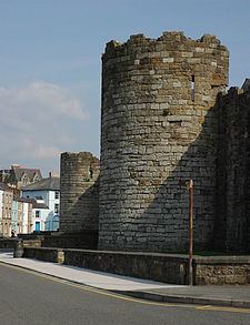 Caernarfon town walls httpsuploadwikimediaorgwikipediacommonsthu