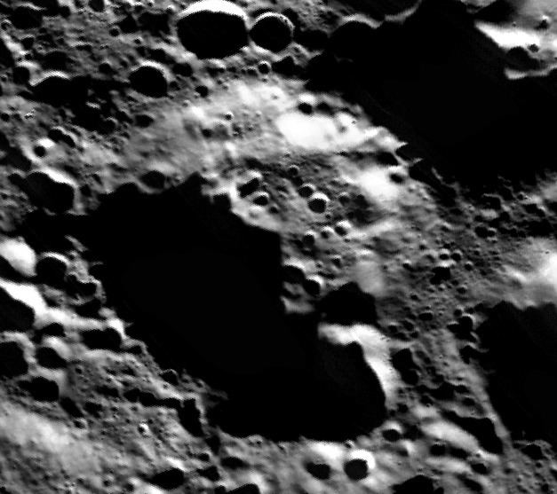 Cai Lun (crater)