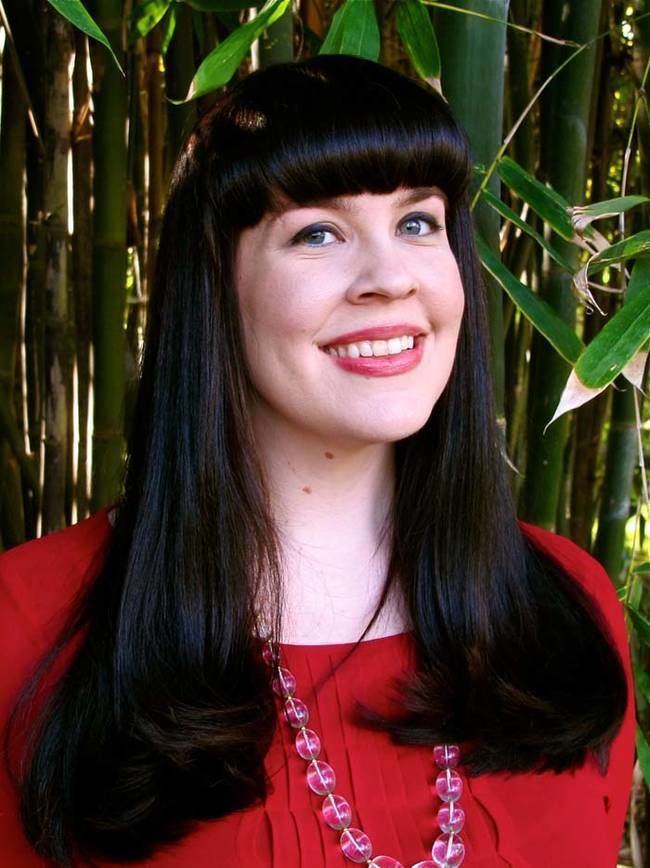 Caitlin Doughty Caitlin Doughty Is A Mortician And She39s Here To Answer