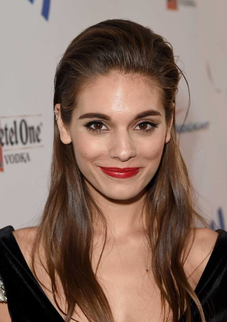 Caitlin Stasey Caitlin Staseys NSFW Herselfcom Is Moving Feminism Forward Timecom