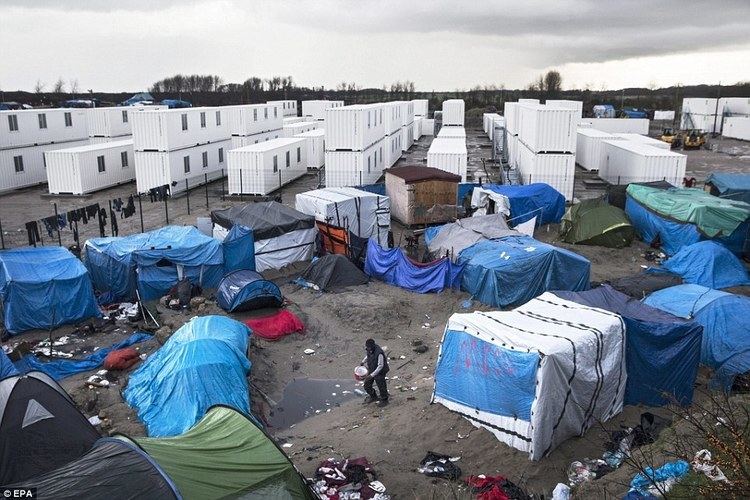 Calais Jungle France brings in bulldozers to the Calais migrant Jungle camp