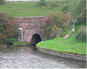 Caldon Canal httpsuploadwikimediaorgwikipediacommonsthu