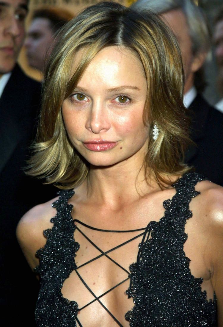 Calista Flockhart Calista Flockhart Hairstyle Makeup Dresses Shoes and