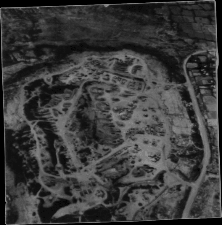 NARA 127-GVB-3-A801118 Black and white aerial view of Cam Lo Base Camp.png