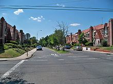 Cambria Heights, Queens httpsuploadwikimediaorgwikipediacommonsthu