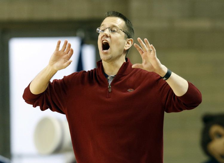 Cameron Newbauer Gators name Cameron Newbauer next womens basketball coach Orlando