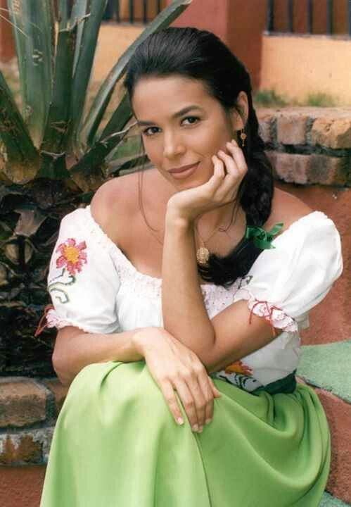 Camila (telenovela) Bibi Gaytn camila telenovela Flores vintage fotografia Pinterest