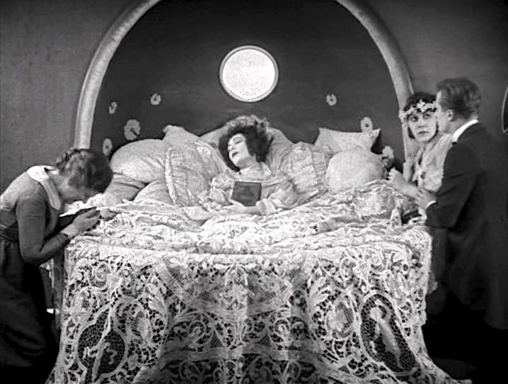 Camille (1921 film) Alla Nazimovas death scene in Camille 1921 Alla Nazimova