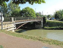 Canal de Chelles httpsuploadwikimediaorgwikipediacommonsthu