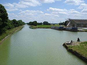 Canal de l'Aisne à la Marne httpsuploadwikimediaorgwikipediacommonsthu