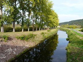 Canal de Lalinde httpsuploadwikimediaorgwikipediacommonsthu