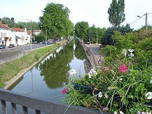 Canal du Centre (France) httpsuploadwikimediaorgwikipediacommonsthu