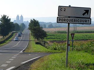 Canal latéral à l'Oise httpsuploadwikimediaorgwikipediacommonsthu