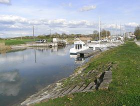 Canal maritime de Marans à la mer httpsuploadwikimediaorgwikipediacommonsthu