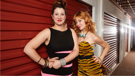 The Vintage Queens Courtney Wagner in her black and pink dress while Candy Olsen in her tiger print dress