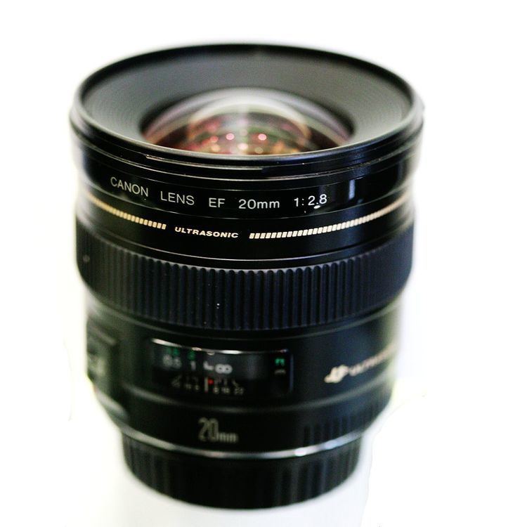 Canon EF 20mm lens