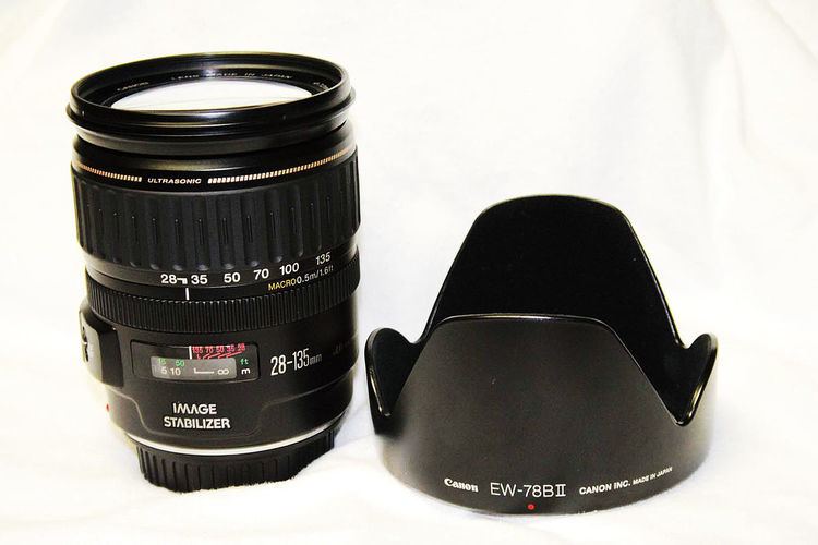 Canon EF 28–135mm lens