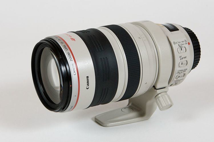 Canon EF 28–300mm lens